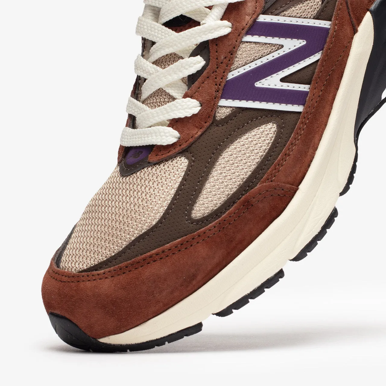 990